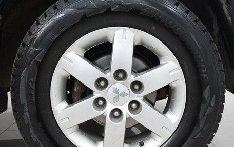 Mitsubishi Pajero III рестайлинг, 2005 год, 929 000 рублей, 17 фотография