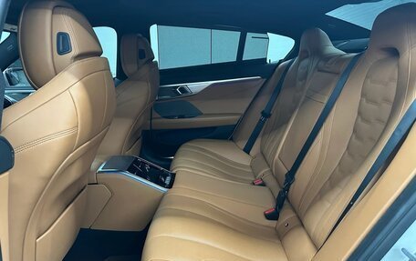 BMW 8 серия, 2022 год, 6 445 000 рублей, 18 фотография