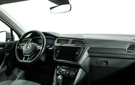 Volkswagen Tiguan II, 2020 год, 3 099 000 рублей, 9 фотография