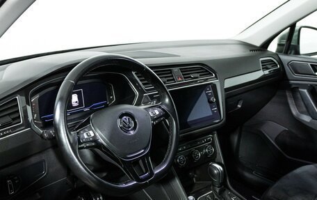 Volkswagen Tiguan II, 2020 год, 3 099 000 рублей, 11 фотография