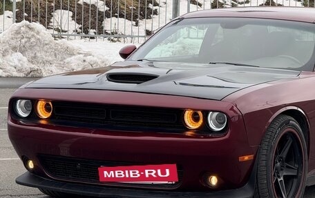 Dodge Challenger III рестайлинг 2, 2019 год, 4 350 000 рублей, 5 фотография