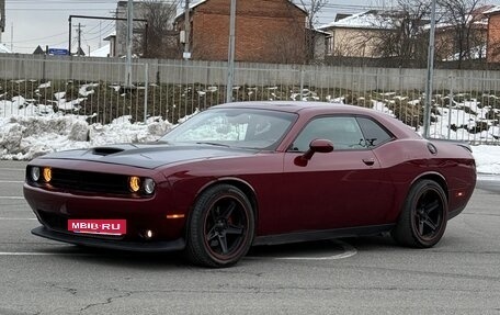 Dodge Challenger III рестайлинг 2, 2019 год, 4 350 000 рублей, 6 фотография