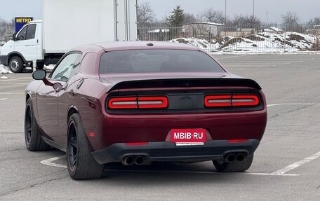 Dodge Challenger III рестайлинг 2, 2019 год, 4 350 000 рублей, 13 фотография