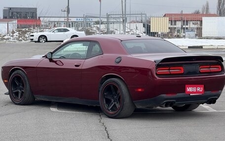 Dodge Challenger III рестайлинг 2, 2019 год, 4 350 000 рублей, 11 фотография