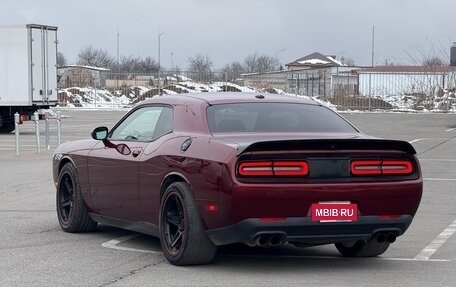 Dodge Challenger III рестайлинг 2, 2019 год, 4 350 000 рублей, 14 фотография