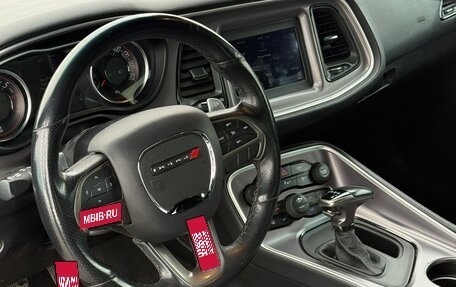 Dodge Challenger III рестайлинг 2, 2019 год, 4 350 000 рублей, 19 фотография
