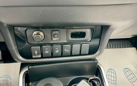 Mitsubishi Outlander III рестайлинг 3, 2021 год, 2 650 000 рублей, 17 фотография