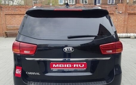 KIA Carnival III, 2018 год, 2 650 000 рублей, 4 фотография