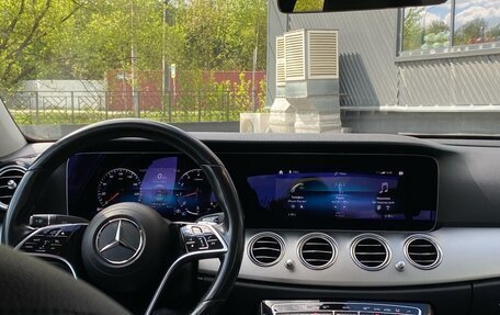 Mercedes-Benz E-Класс, 2021 год, 2 750 000 рублей, 13 фотография