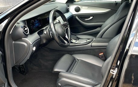 Mercedes-Benz E-Класс, 2021 год, 2 750 000 рублей, 25 фотография