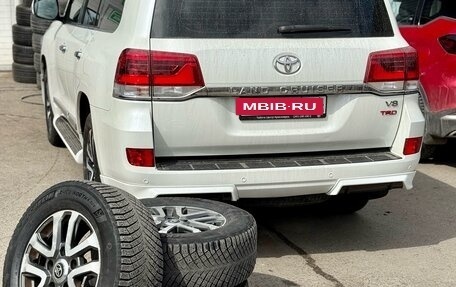 Toyota Land Cruiser 200, 2019 год, 7 200 000 рублей, 24 фотография