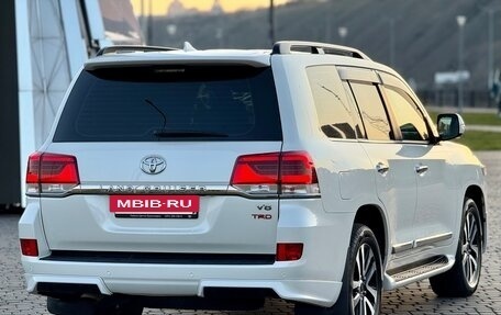 Toyota Land Cruiser 200, 2019 год, 7 200 000 рублей, 30 фотография