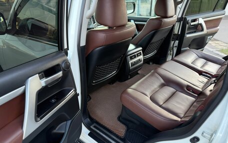 Toyota Land Cruiser 200, 2019 год, 7 200 000 рублей, 34 фотография