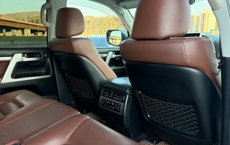 Toyota Land Cruiser 200, 2019 год, 7 200 000 рублей, 39 фотография