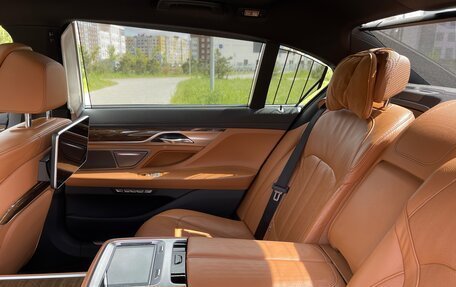 BMW 7 серия, 2015 год, 3 550 000 рублей, 19 фотография