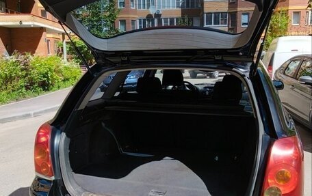 Toyota Avensis III рестайлинг, 2004 год, 700 000 рублей, 4 фотография