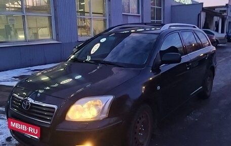 Toyota Avensis III рестайлинг, 2004 год, 700 000 рублей, 15 фотография