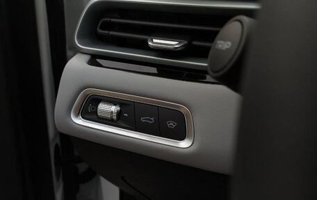 Geely Emgrand, 2024 год, 2 663 990 рублей, 18 фотография