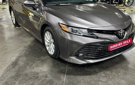Toyota Camry, 2019 год, 2 200 000 рублей, 2 фотография