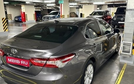 Toyota Camry, 2019 год, 2 200 000 рублей, 4 фотография