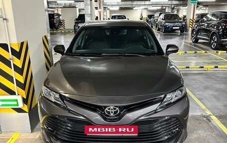 Toyota Camry, 2019 год, 2 200 000 рублей, 8 фотография