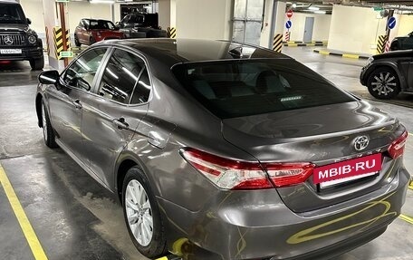 Toyota Camry, 2019 год, 2 200 000 рублей, 6 фотография