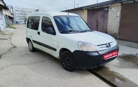 Peugeot Partner II рестайлинг 2, 2011 год, 465 000 рублей, 2 фотография