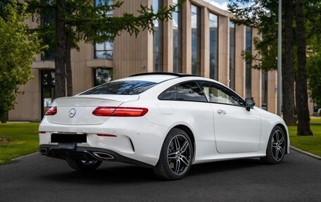 Mercedes-Benz E-Класс, 2020 год, 6 000 000 рублей, 4 фотография