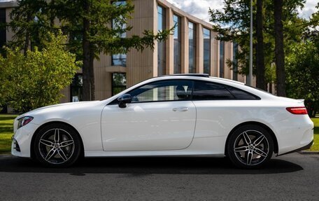 Mercedes-Benz E-Класс, 2020 год, 6 000 000 рублей, 2 фотография