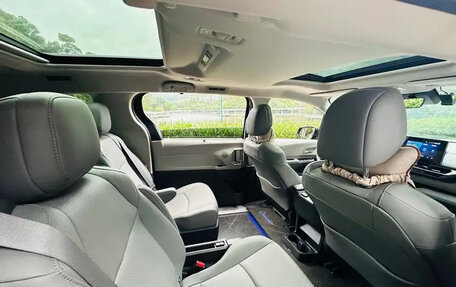 Toyota Sienna, 2024 год, 3 870 005 рублей, 11 фотография