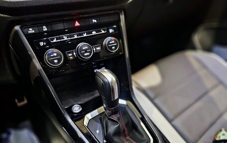 Volkswagen T-Roc I, 2022 год, 2 170 000 рублей, 8 фотография
