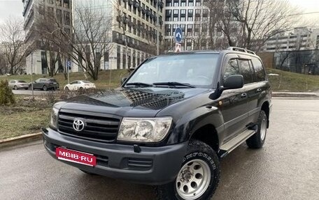 Toyota Land Cruiser 100 рестайлинг 2, 2005 год, 2 500 000 рублей, 1 фотография