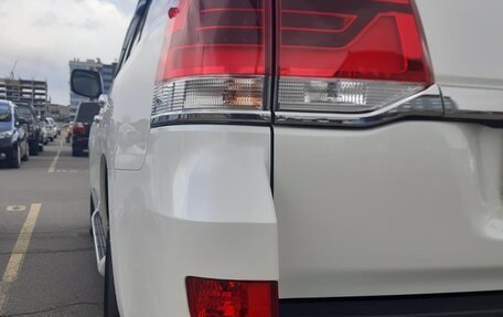Toyota Land Cruiser 200, 2017 год, 6 750 000 рублей, 10 фотография