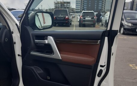 Toyota Land Cruiser 200, 2017 год, 6 750 000 рублей, 12 фотография