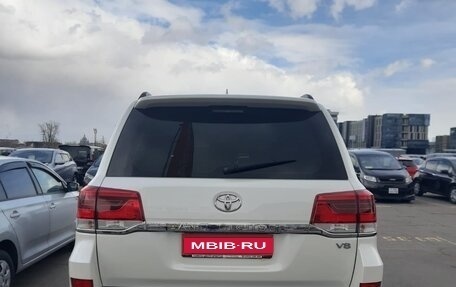 Toyota Land Cruiser 200, 2017 год, 6 750 000 рублей, 5 фотография