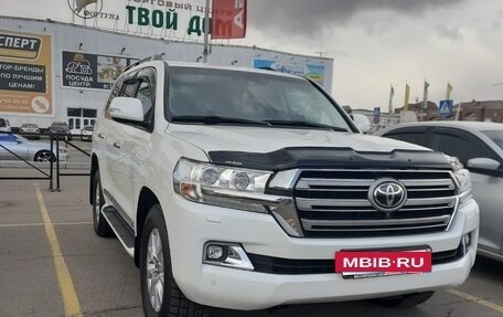 Toyota Land Cruiser 200, 2017 год, 6 750 000 рублей, 2 фотография