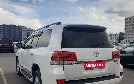 Toyota Land Cruiser 200, 2017 год, 6 750 000 рублей, 4 фотография
