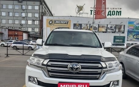 Toyota Land Cruiser 200, 2017 год, 6 750 000 рублей, 3 фотография