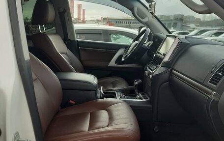 Toyota Land Cruiser 200, 2017 год, 6 750 000 рублей, 19 фотография