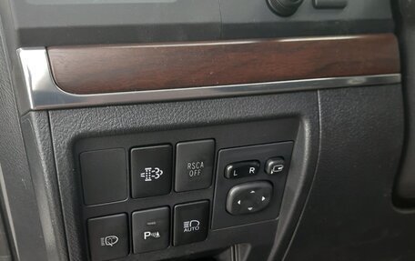 Toyota Land Cruiser 200, 2017 год, 6 750 000 рублей, 27 фотография