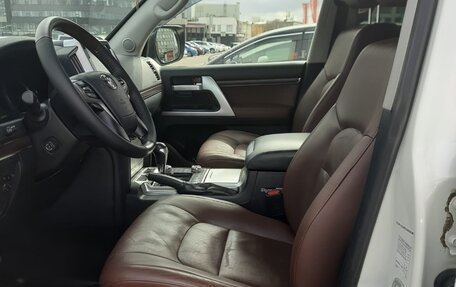Toyota Land Cruiser 200, 2017 год, 6 750 000 рублей, 25 фотография