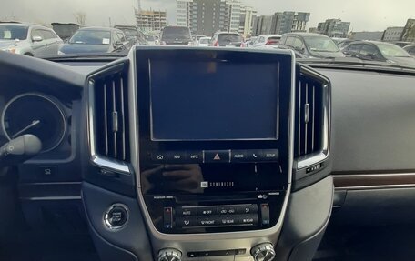 Toyota Land Cruiser 200, 2017 год, 6 750 000 рублей, 32 фотография