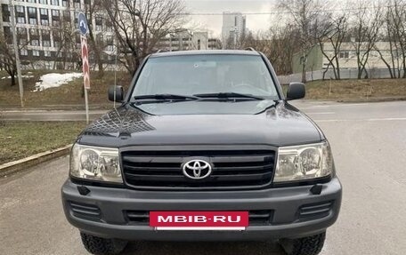 Toyota Land Cruiser 100 рестайлинг 2, 2005 год, 2 500 000 рублей, 2 фотография