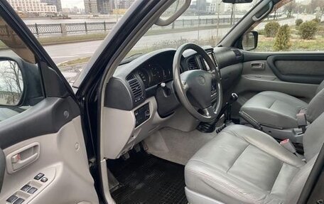 Toyota Land Cruiser 100 рестайлинг 2, 2005 год, 2 500 000 рублей, 10 фотография