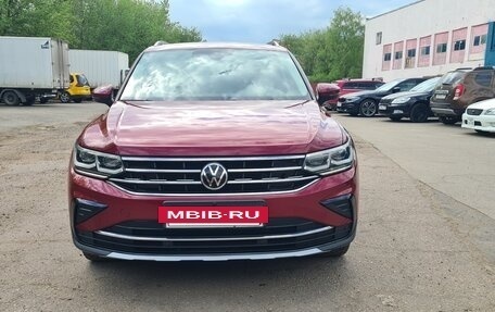 Volkswagen Tiguan II, 2021 год, 4 200 000 рублей, 5 фотография