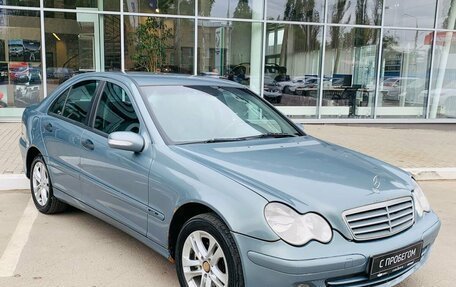 Mercedes-Benz C-Класс, 2004 год, 450 000 рублей, 3 фотография