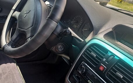 Mitsubishi Carisma I, 2003 год, 350 000 рублей, 12 фотография