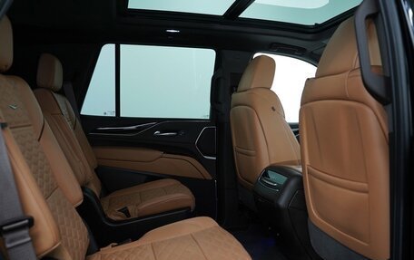 Cadillac Escalade V, 2022 год, 8 800 000 рублей, 12 фотография