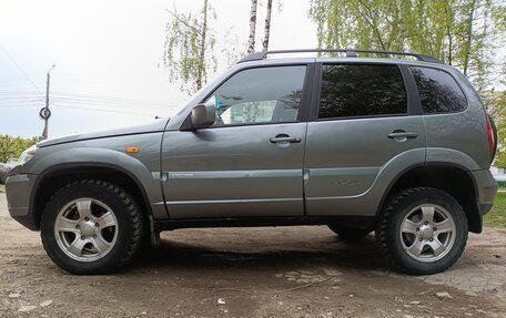 Chevrolet Niva I рестайлинг, 2011 год, 440 000 рублей, 2 фотография