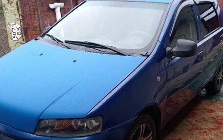 Fiat Punto III Punto Evo рестайлинг, 2001 год, 260 000 рублей, 2 фотография